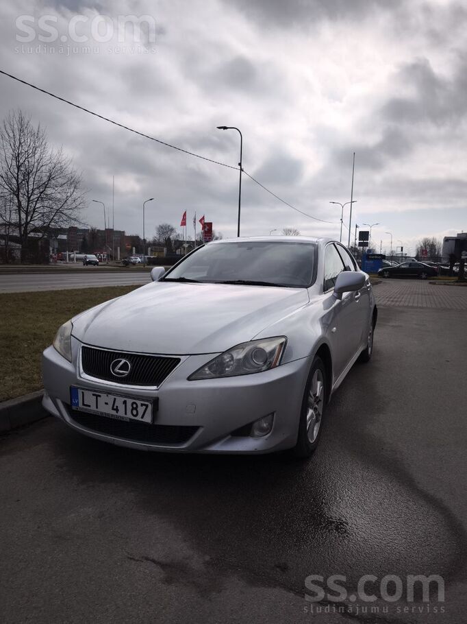 Lexus IS 220 dīzelis, nesen nomainīti visi filtri un eļļa. Labā tehniskā stā