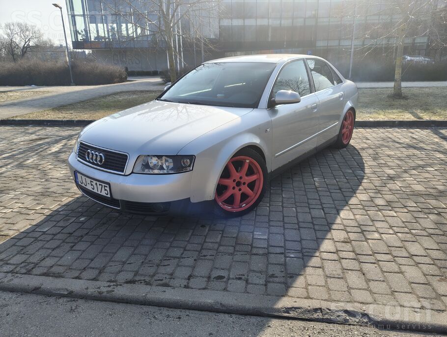 Audi A4 b6 ar 1.9 litru dīzeļdzinēju 74 KW.
Sēdināts ar koiloveriem. Diski