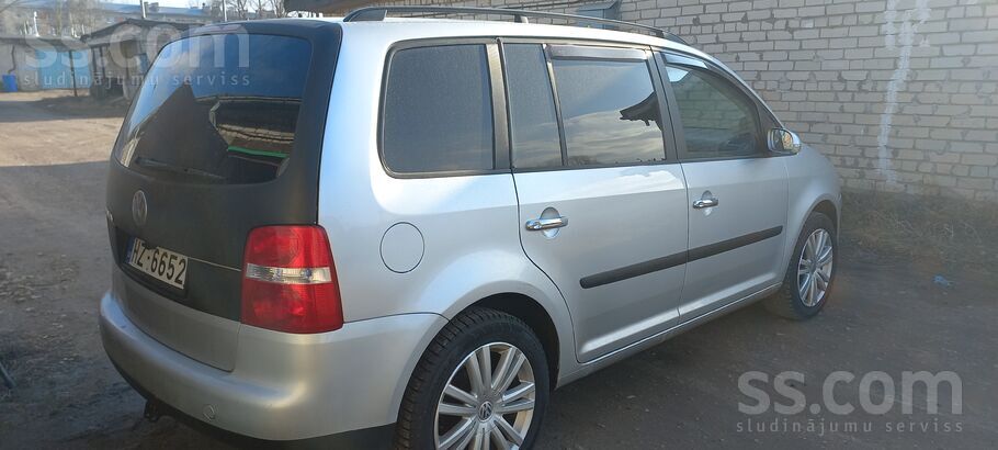 Volkswagen VW Touran 2.0 Tdi в рабочем состоянии с дефектом д
