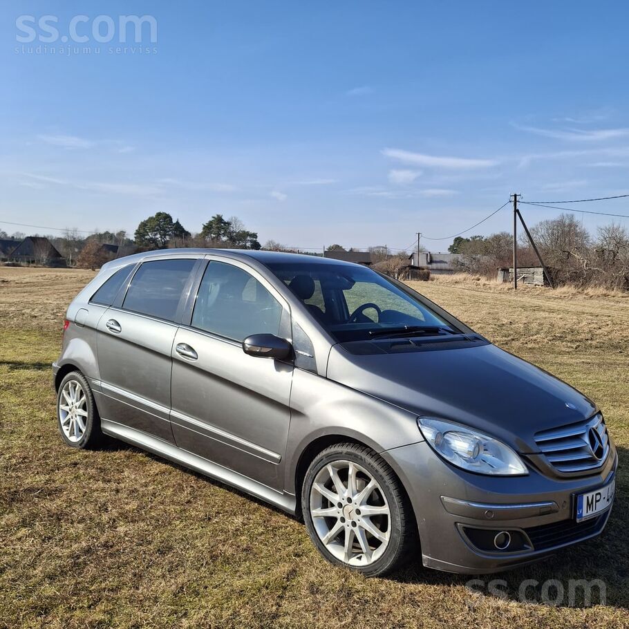 Pārdodu Mercedes-Benz B klasi – praktisks un ekonomisks auto ar ietilpīgu sa