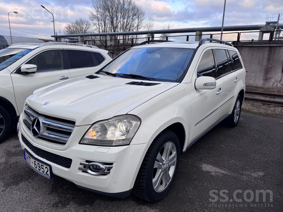 Pārdodu Mercedes Benz GL 450, oriģināls nobraukums, viens īpašnieks.