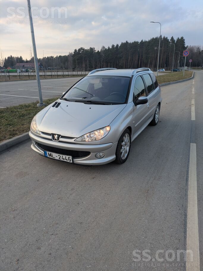 Pārdod vai maina, 206 sw 2.0 dīzelis, svaiga skate sēdies un brauc.