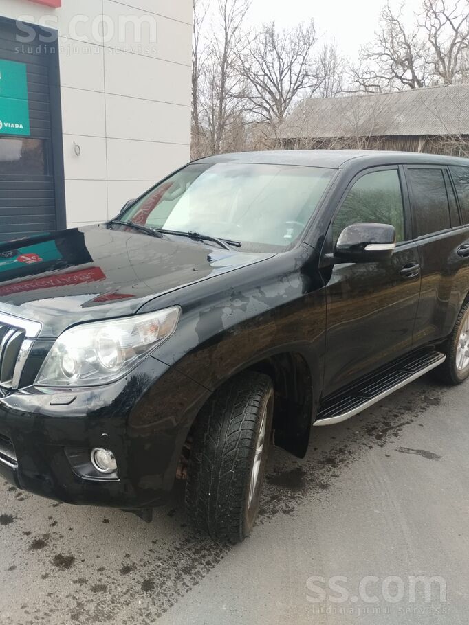 Toyota Pārdodu, jo sievai mašīna izrādījās par lielu. maš