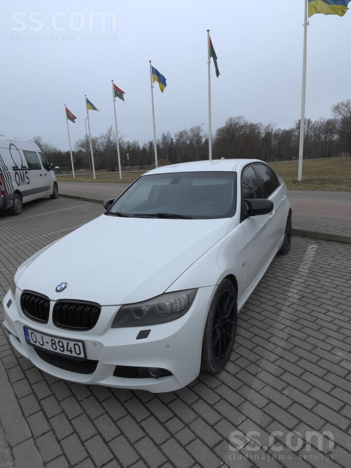 BMW BMW 318d e90 2011.10.28. 