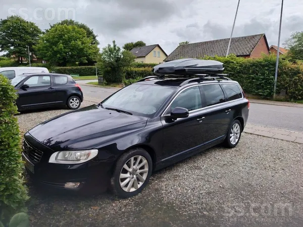 Volvo Pārdodas uzticams ģimenes auto Volvo V70 Iii Momen