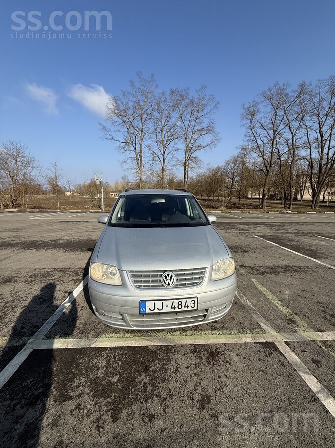 Volkswagen Pārdodu 2006. gada VW Touran. 2.0 dīzelis ar autom