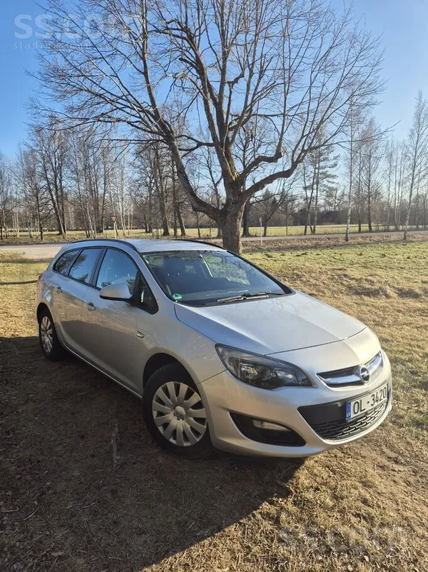 Opel Pārdod Opel Astra 1.6D 2015. gada. Auto ievests no