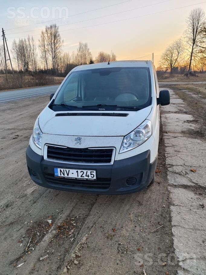 Peugeot Pārdošanā kravas buss labā tehniskā stāvoklī. Sīkā