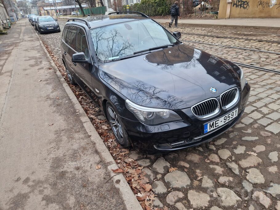 Pārdod BMW E61 535d, 2010. gada izlaidums.
Auto ar bagātīgu komplektācij