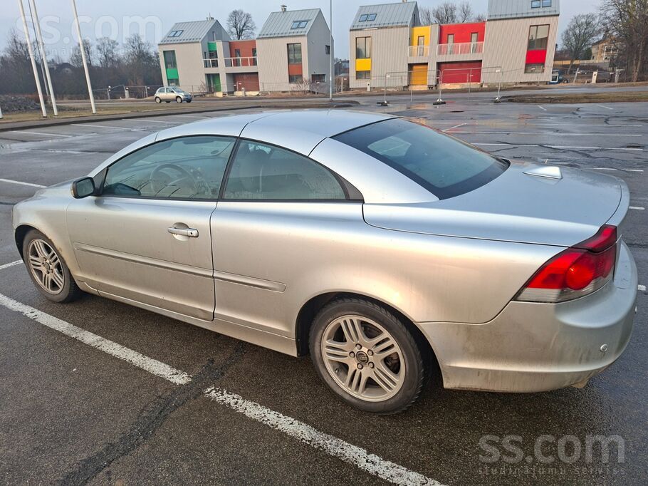 Piedāvāju iegādāties elegantu un praktisku Volvo C70 īstu ziemeļu kvalitāti