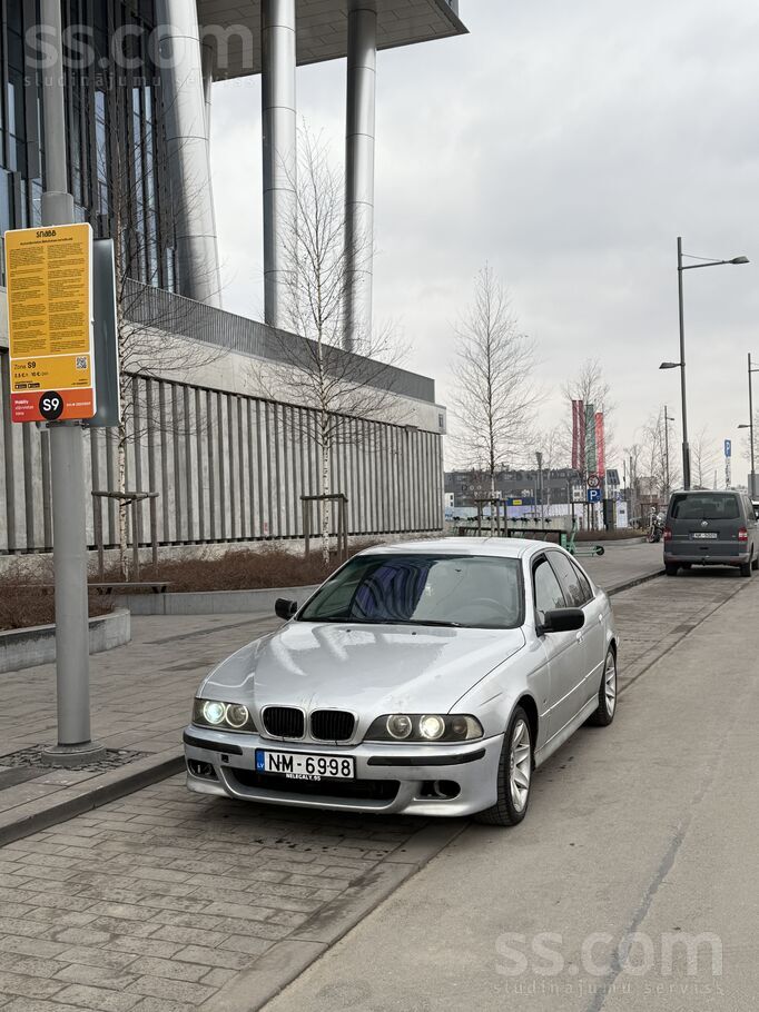 BMW Pardodu BMW E39 142kw, automats. Motors, karba str