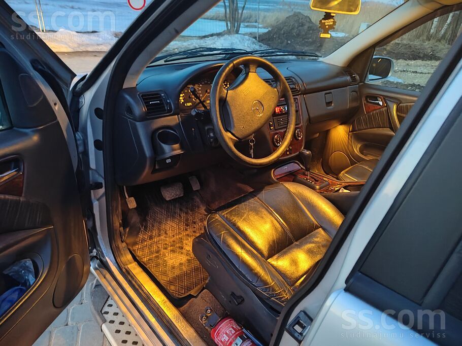 Машинка для своих лет в хорошем состоянии. Все вопросы по телефону.