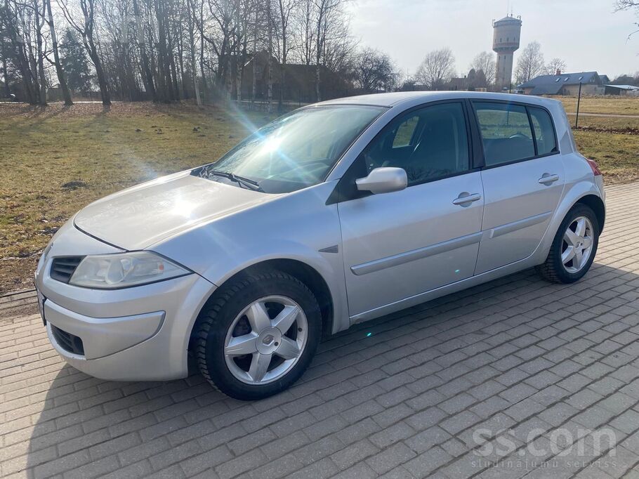 Pārdod Renault Megane 1.5 dīzelis (78kw). Auto labā vizuālā un tehniskā stāv