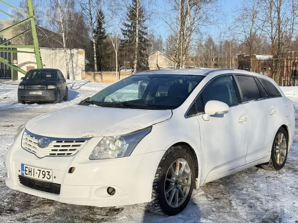 Toyota Braucam katru dienu vizuali ir nepilnibas tehniski