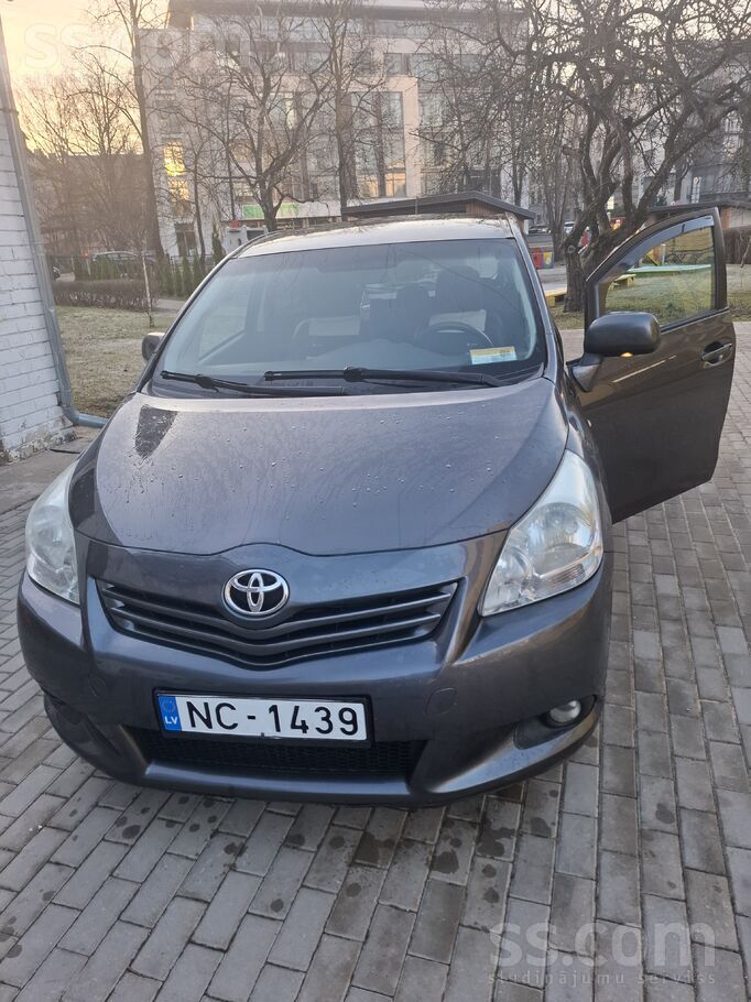 Toyota Pārdodu minivenu Toyota Verso 2.0 D4D dīzelis ar 9