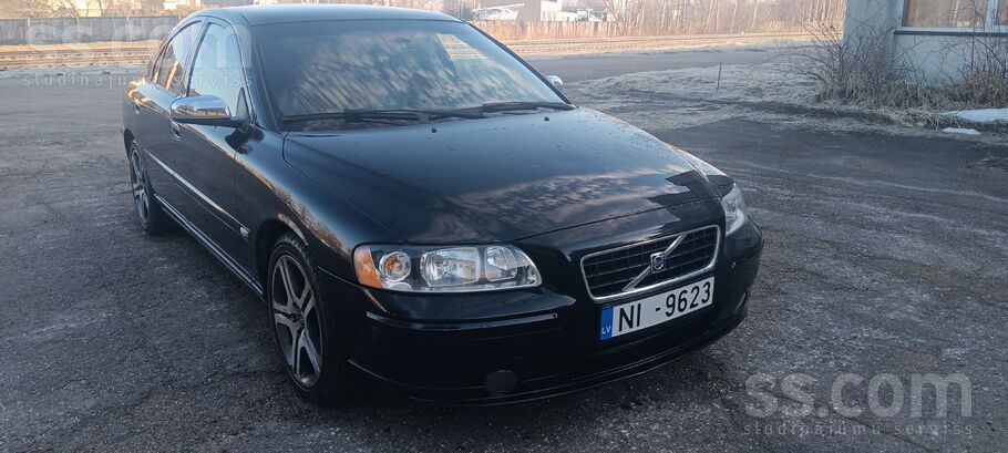 Volvo Tiek pārdots ļoti labs Volvo S60 ar 2.4D5 dīzeļdzi