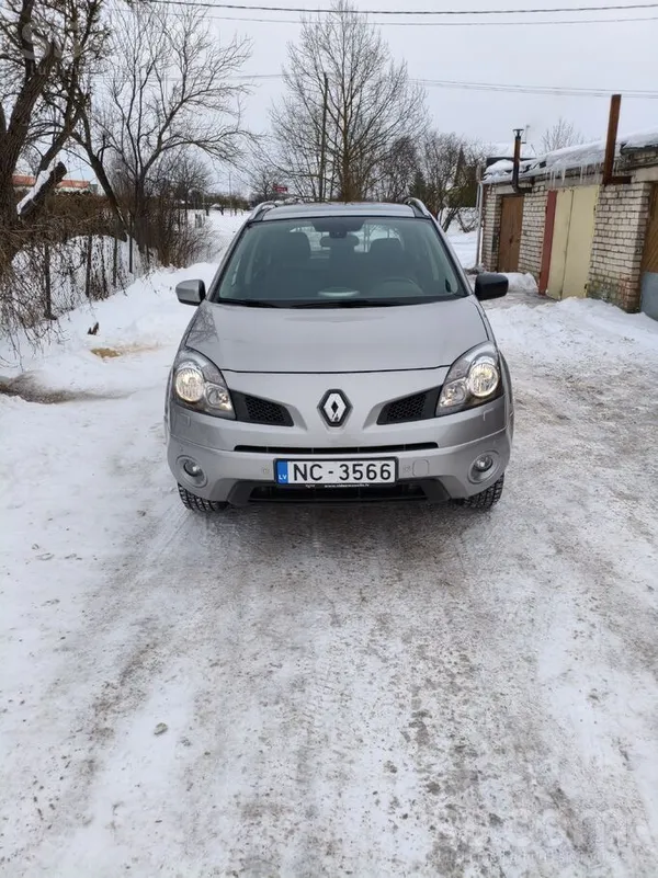 Renault Состояние очень хорошее Акум куплен прошлой зимой 