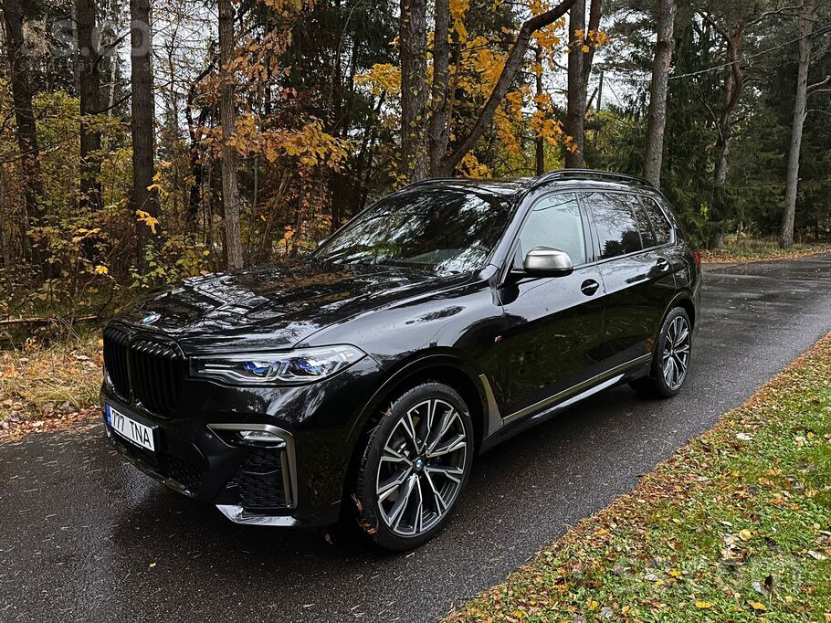 BMW X7 M50 3.0d Dark Shadow Edition 294kW /Head Up/h&k/integral/22"/3 60/7 s
