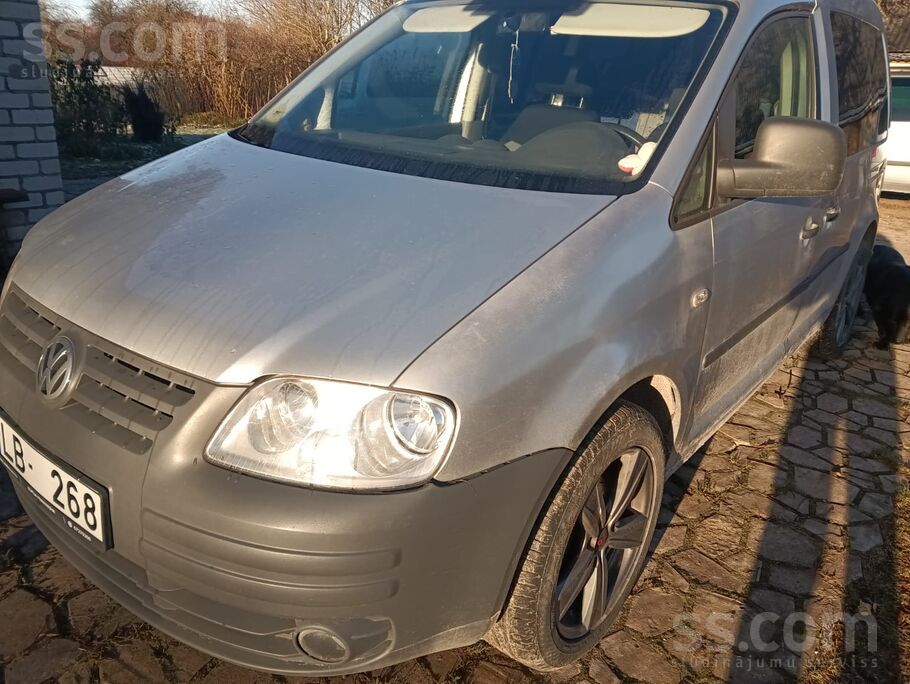 Volkswagen Pārdod 7. vietīgo darba auto caddy life 2006.gada.