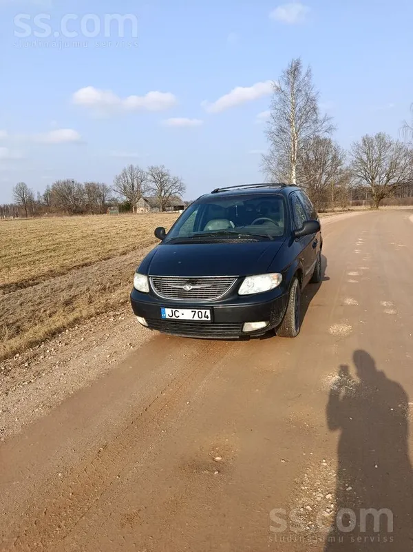 Chrysler Pārdodas Vojagers. 