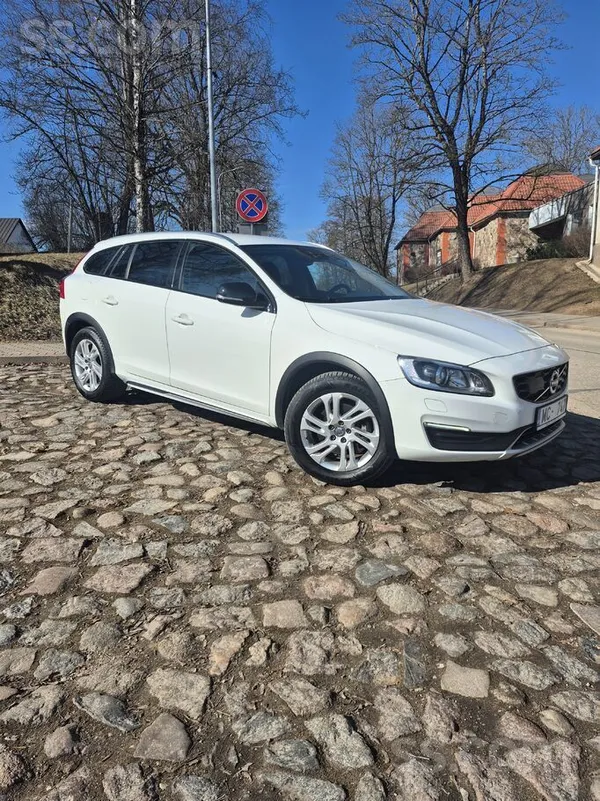 Volvo Tiek pārdots Volvo V60 Cross Country D3. Kluss, ēr