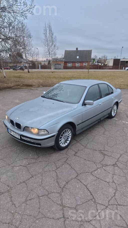 Pārdod E39 ar 2.8 b/g, svaiga TA, strādā uz abiem degvielas veidiem, vizuāli