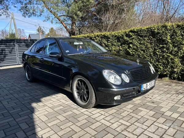 Mercedes Pārdodu Mercedes-Benz E270 Avantgarde, 2003. gads 