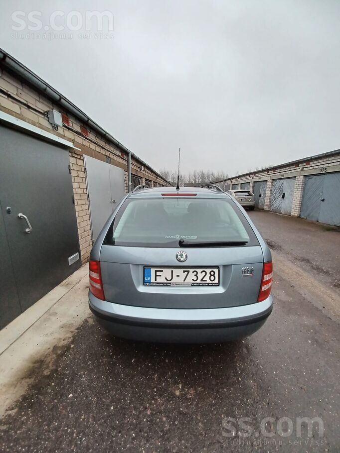 Skoda Продаю машину Skoda Fabia 1.2 бензин, 5-ступенчата