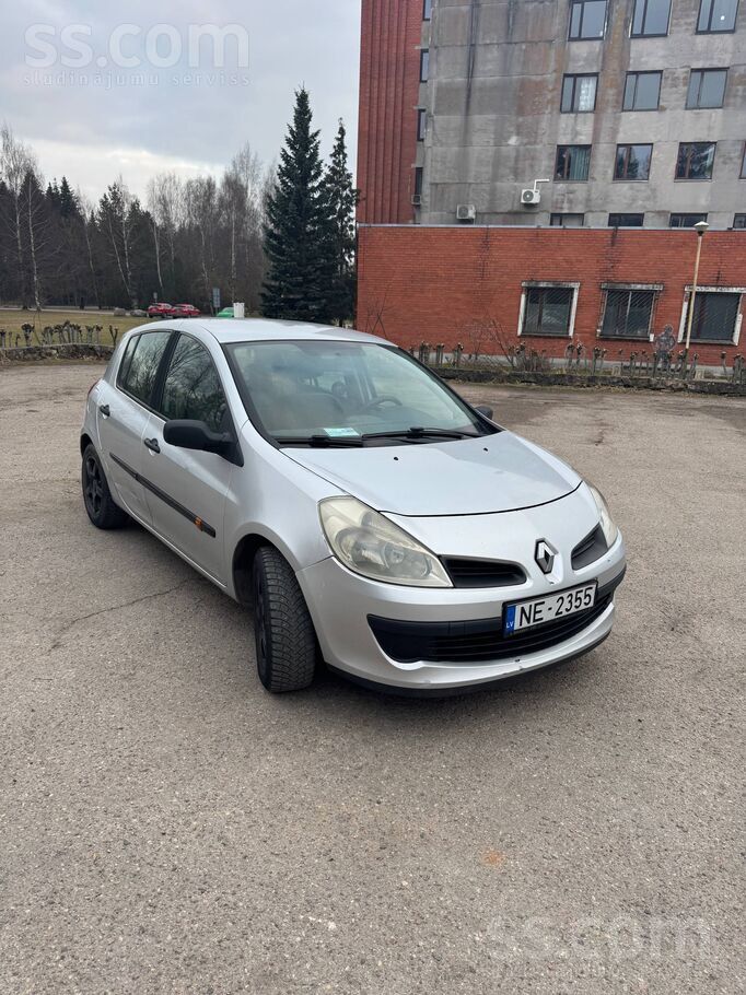 Renault Продаётся Renault Clio 2006 года, 1.5 dCi, механич
