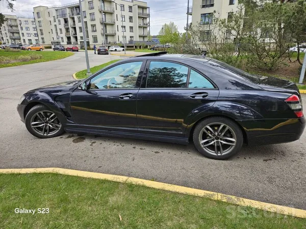 Mercedes Продаю или меняю . 4matic. Диски R-20 Amg. Машина 