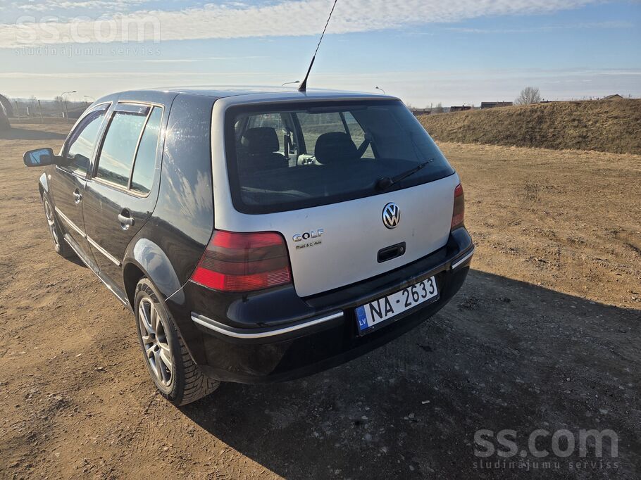Volkswagen Продаётся Volkswagen Golf 4, 2001 год.