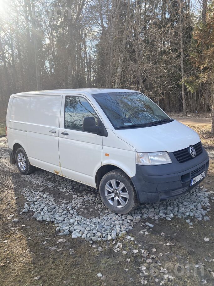 Volkswagen Pārdod labu kravas busu. Ziemas riepas uz diskiem 