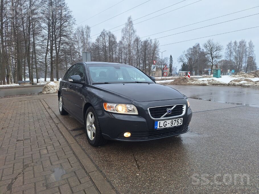 Tirgoju labu auto bez rūsas, 100kw, jaunas ziemas riepas, nesen mainīta eļļa