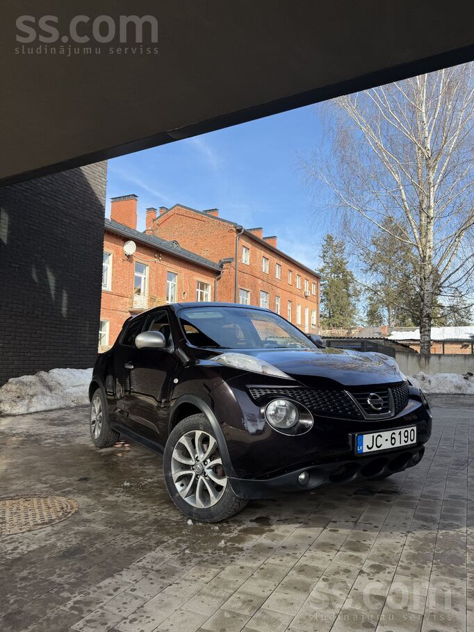 Nissan В продаже Ниссан жук 2012 года, 1.6 бензин, вариат