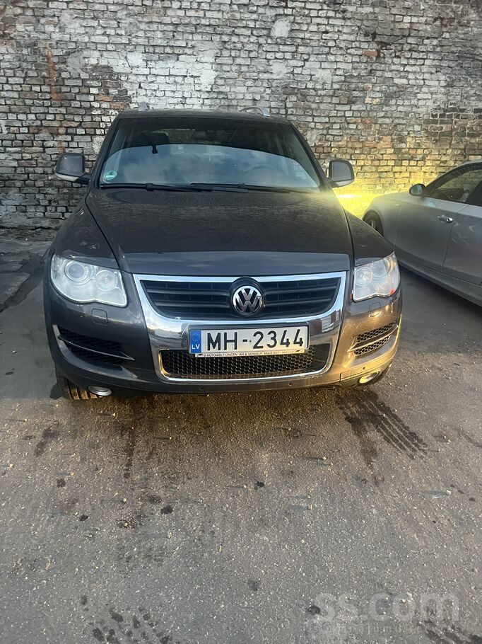 Volkswagen VW Touareg, 3.0 дизель, автомат, 176kw. 