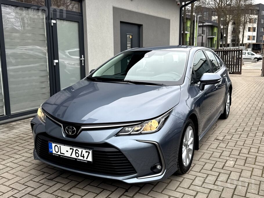 1.5 benzīns 92kw. Aprīkojumā ietilpst tādas opcijas, kā Klimatkontrole, Bort