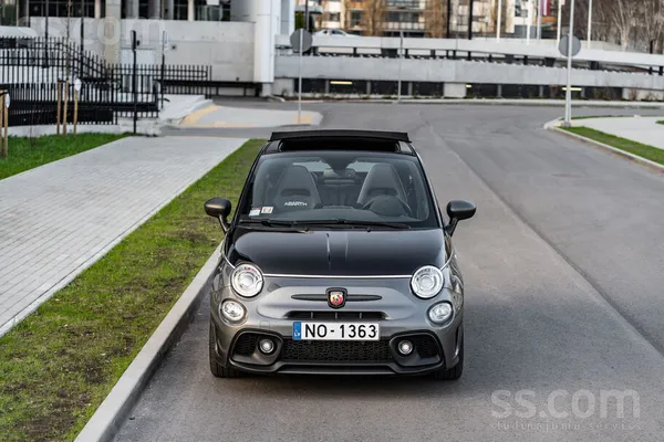 Fiat 500E 3+1 Icon ar lielo 42Kwh akumulatoru. Rets modelis ar papildus sānu
