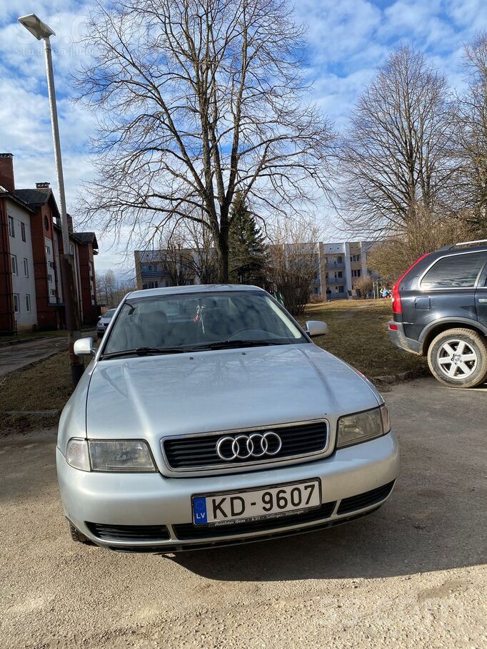 Audi Pārdod Audi A4 B5