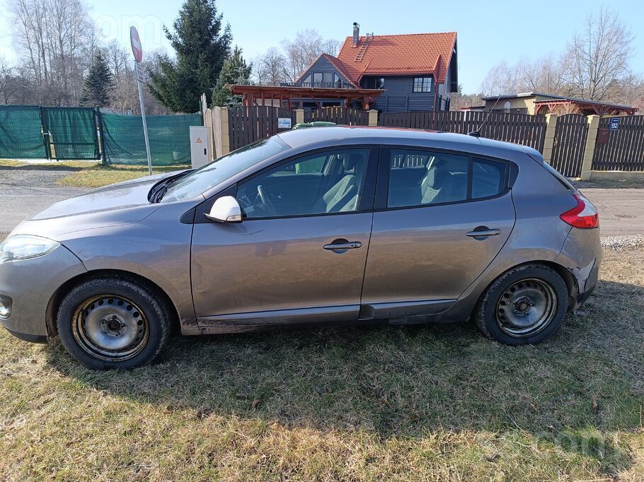 Renault Продаю Рено Меган 3 2013 года с оригинальным пробе