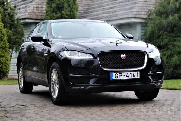Jaguar Pārdodu auto ar labu aprīkojumu un mazu noskrējien