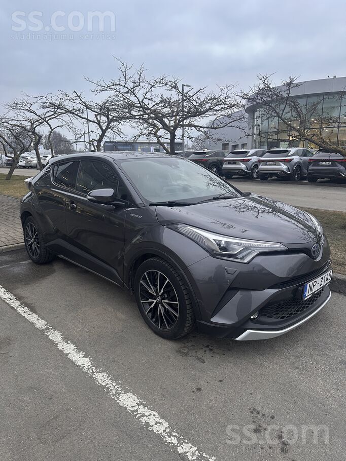 Ādas salons, Jbl mūzika, Keyless Go. Tiko pēc lielas apkopes Wess, hibrīda s