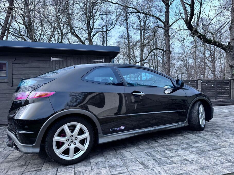 Civic S Type, Auto pēc avārijas(sists aizmugurējais kreisais stūris), motors
