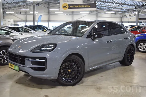 Porsche Cayenne E-Hybrid Coupe. 2023. gada. 3.0l hibrīds (benzīns/elektro),