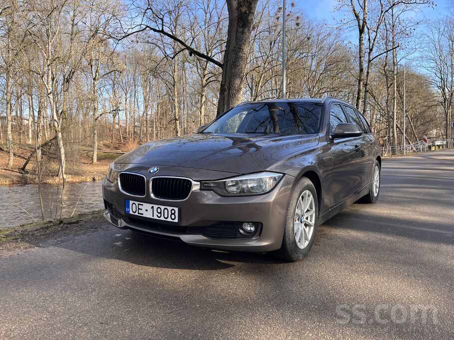 Pārdodu BMW 320d, ar 2.0D 135kw dzinēju.
Auto labā tehniskajā stāvoklī.