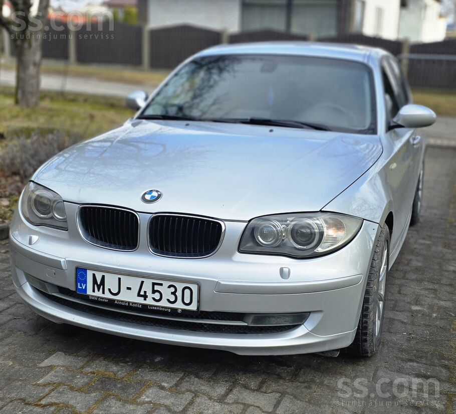 Pārdodu BMW 120D 2007g. 130kw. Dotajā brīdī ar '' melno skati līdz 20.04.Jān
