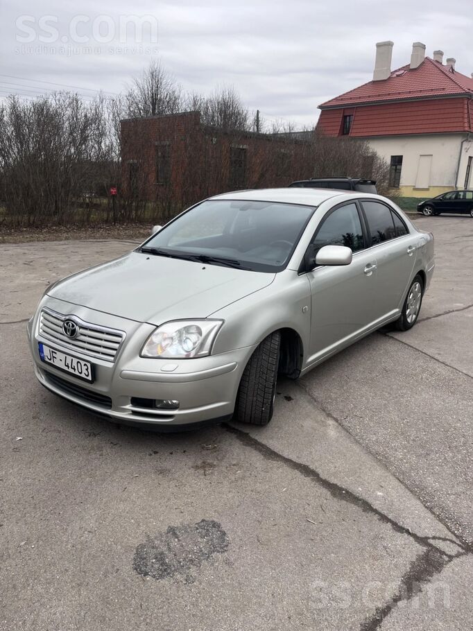 Labā stāvoklī Toyota. Nesen samainīta eļļa un visi filtri. Mašīna iegūldījum