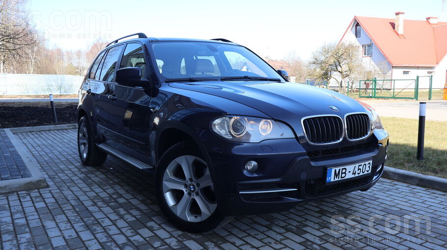 BMW X5 E70 - 3.0 dīzelis ar 173kw dzinēju.