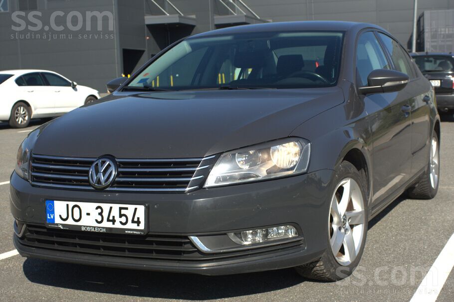 Tiko nomainīta motora siksna, korpus bez rūsas. Servisa grāmata