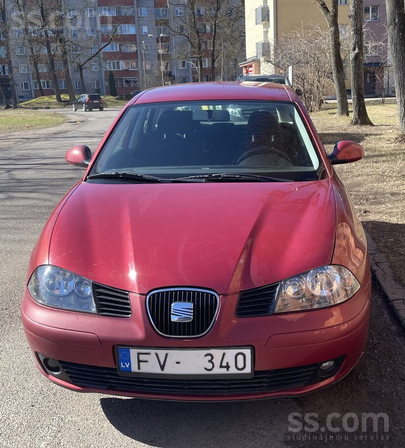 Seat Ibiza labā stāvoklī. Rūpīgi uzturēta, regulāri veiktas apkopes, viens ī