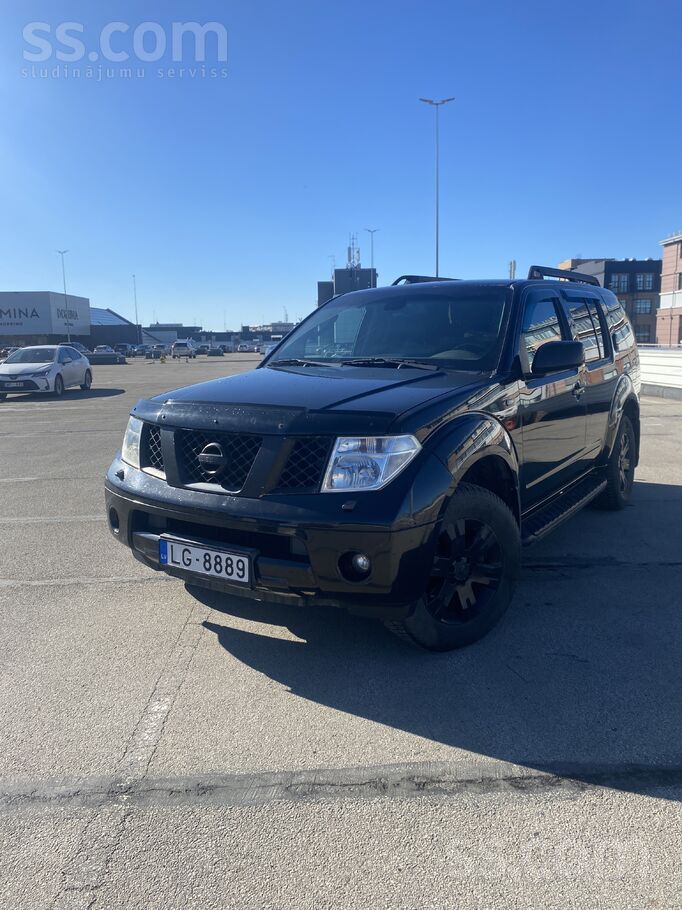 Pārdodu Nissan Pathfinder 2.5D automātāts labā tehniskā un vizuālā stāvoklī.